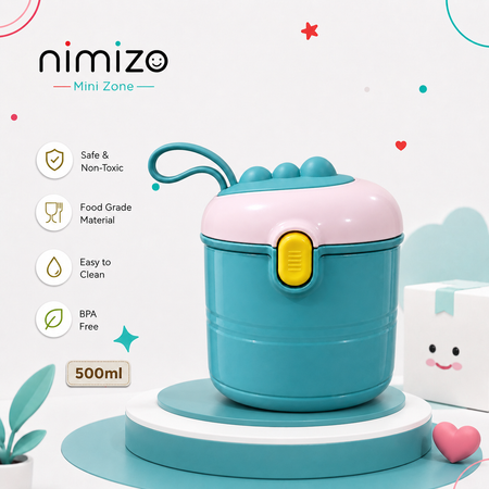A 500ml mini zone baby bottle feeder by nimizo, featuring a pastel pink lid, teal body, and a yellow flip-button latch, displayed on a white and teal pedestal with product feature icons on the left.
